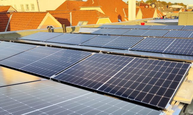 Solaranlage auf den Dächern einer Rendsburger Wohngenossenschaft